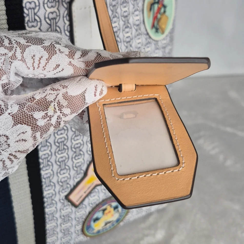 Tory Burch VACATION Patterned Tote Bag - Picture 9 of 17